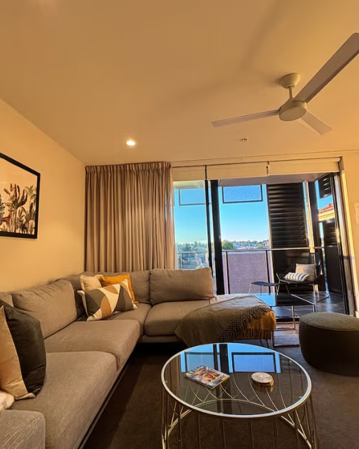 Centrally located 1-bedroom unit with balcony — photo 10