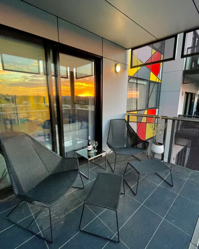 Centrally located 1-bedroom unit with balcony — photo 61