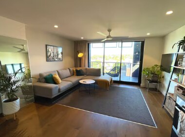 Centrally located 1-bedroom unit with balcony — photo 7
