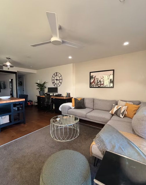 Centrally located 1-bedroom unit with balcony — photo 8