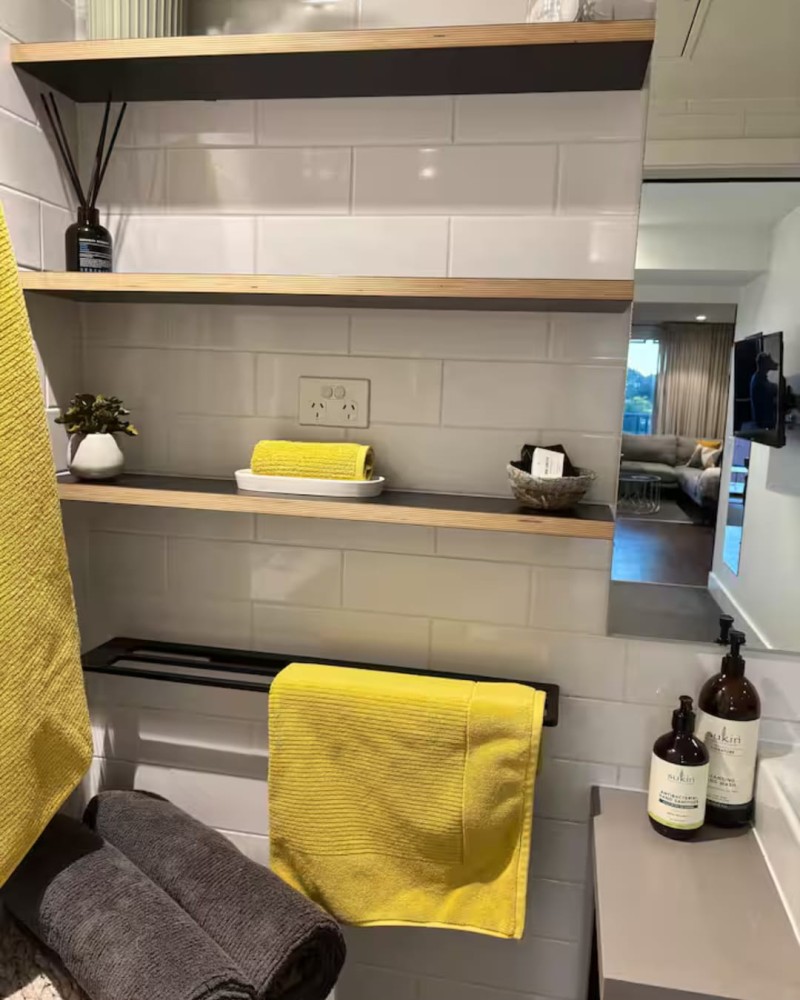 Centrally located 1-bedroom unit with balcony — photo 57