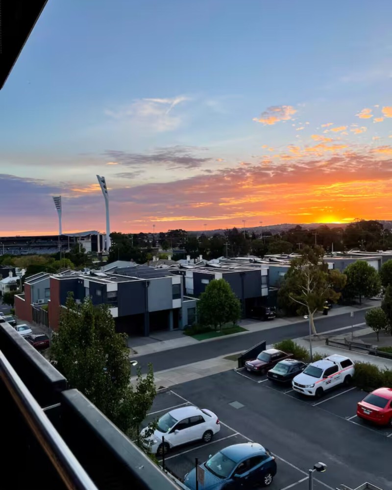 Centrally located 1-bedroom unit with balcony — photo 62