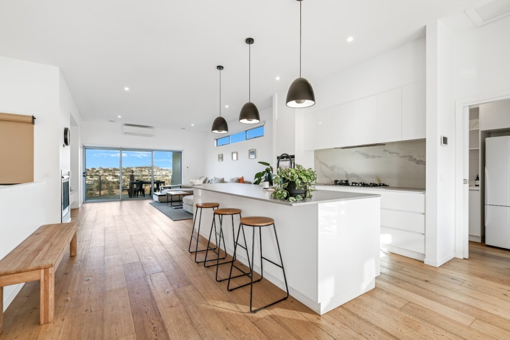 ALMA - sun filled stylish beach house — photo 11