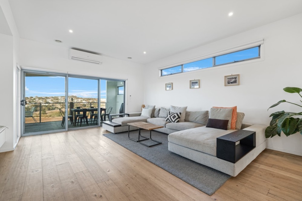 ALMA - sun filled stylish beach house — photo 3