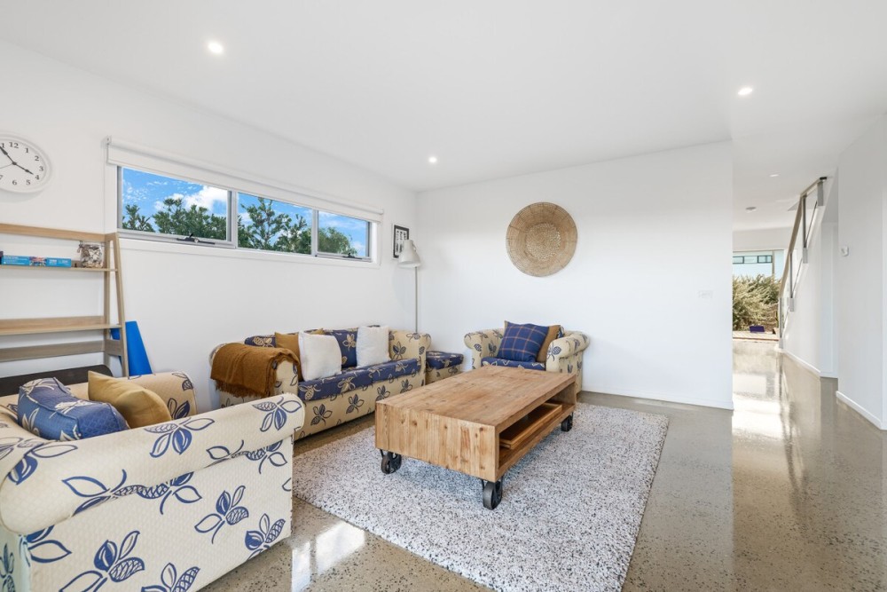 ALMA - sun filled stylish beach house — photo 9