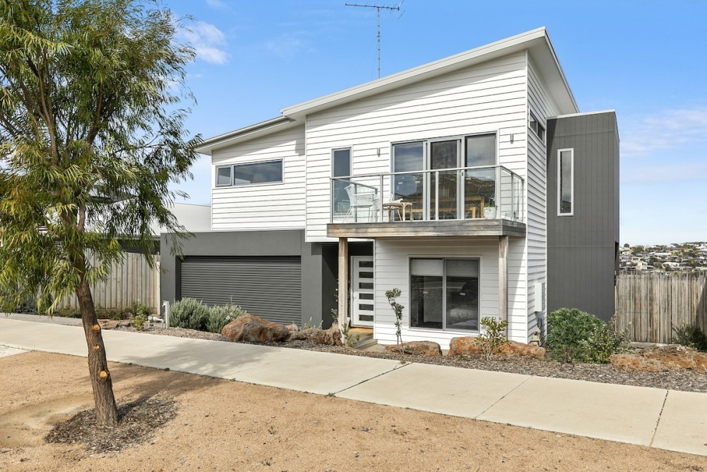 ALMA - sun filled stylish beach house — photo 35