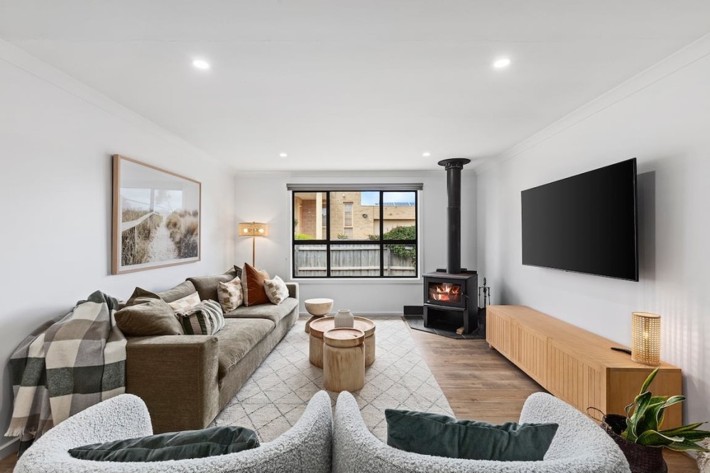NEW! The Drift House – Walk to Beach & Shops — photo 2