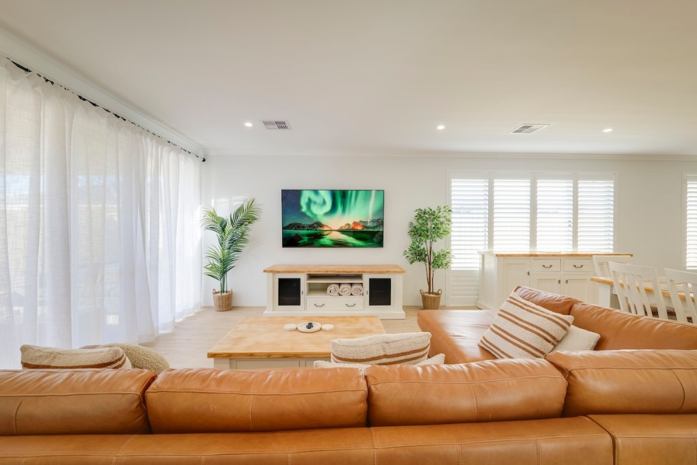 Nessie's Nook - Relax in Style — photo 3
