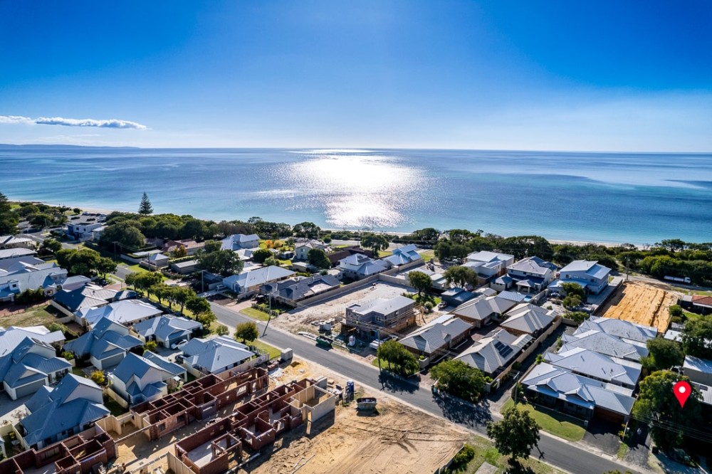 The Bach, Stylish Abode in Central Busselton — photo 20