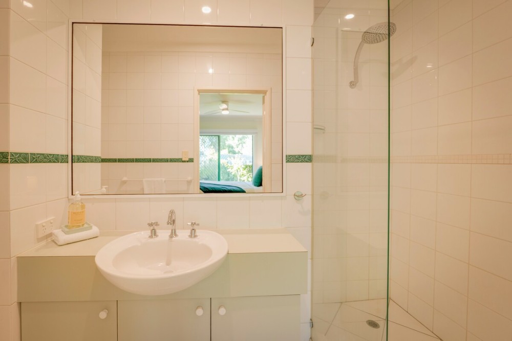 Beachside Villa Retreat - Resort Style Quindalup — photo 21