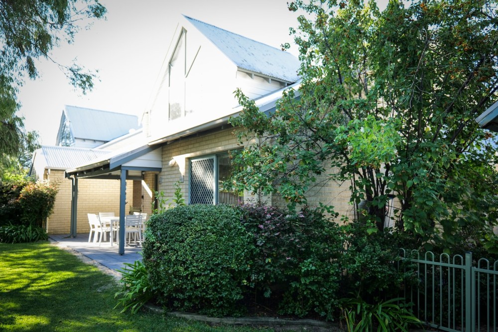 Beachside Villa Retreat - Resort Style Quindalup — photo 24