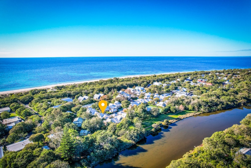Beachside Villa Retreat - Resort Style Quindalup — photo 29