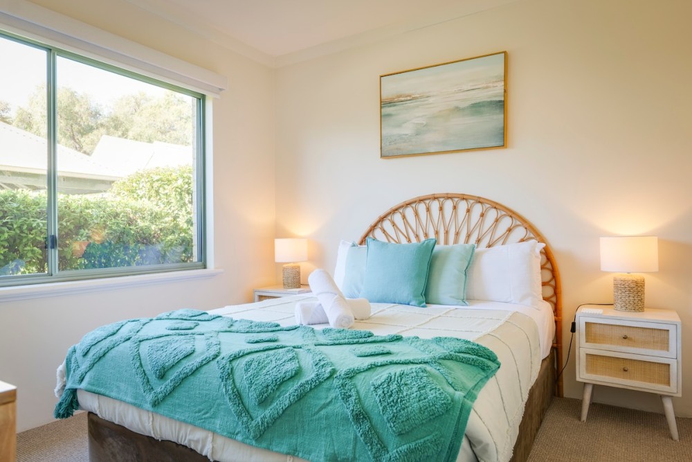 Beachside Villa Retreat - Resort Style Quindalup — photo 20