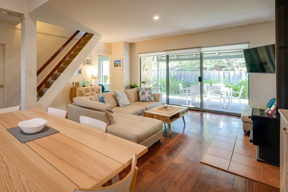 Beachside Villa Retreat - Resort Style Quindalup — photo 1