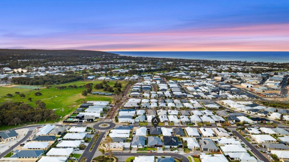 Kawana Retreat - modern Dunsborough holiday haven. — photo 49