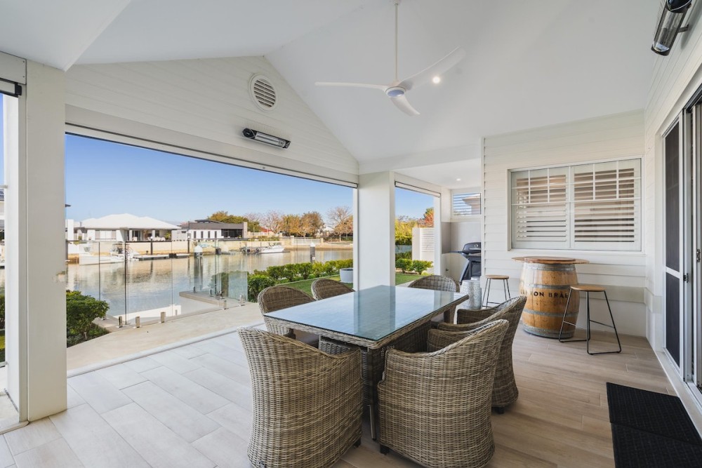 Canal Living with a Private Jetty — photo 7