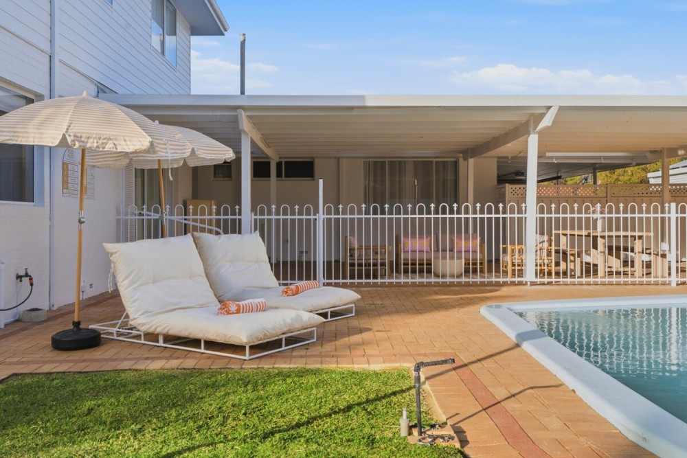 Mediterranean Beachside retreat with a pool — photo 27