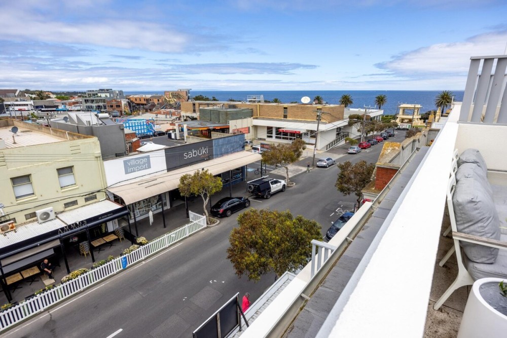 Sandy@Village - newly renovated + bay views. — photo 19