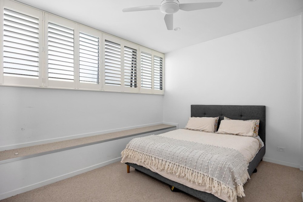 Sandy@Village - newly renovated + bay views. — photo 11