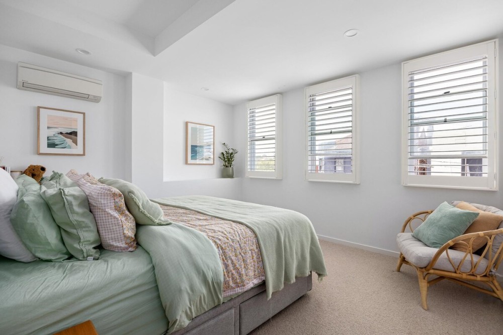 Sandy@Village - newly renovated + bay views. — photo 9