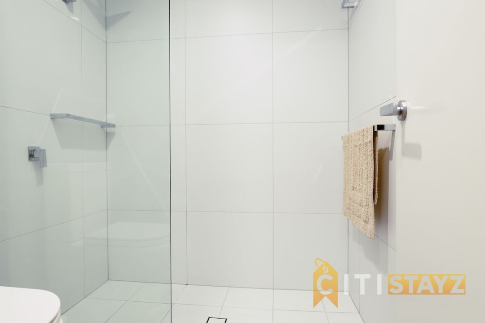 Braddon CBD – Provenance 2BR 2BA Apt + Parking — photo 21