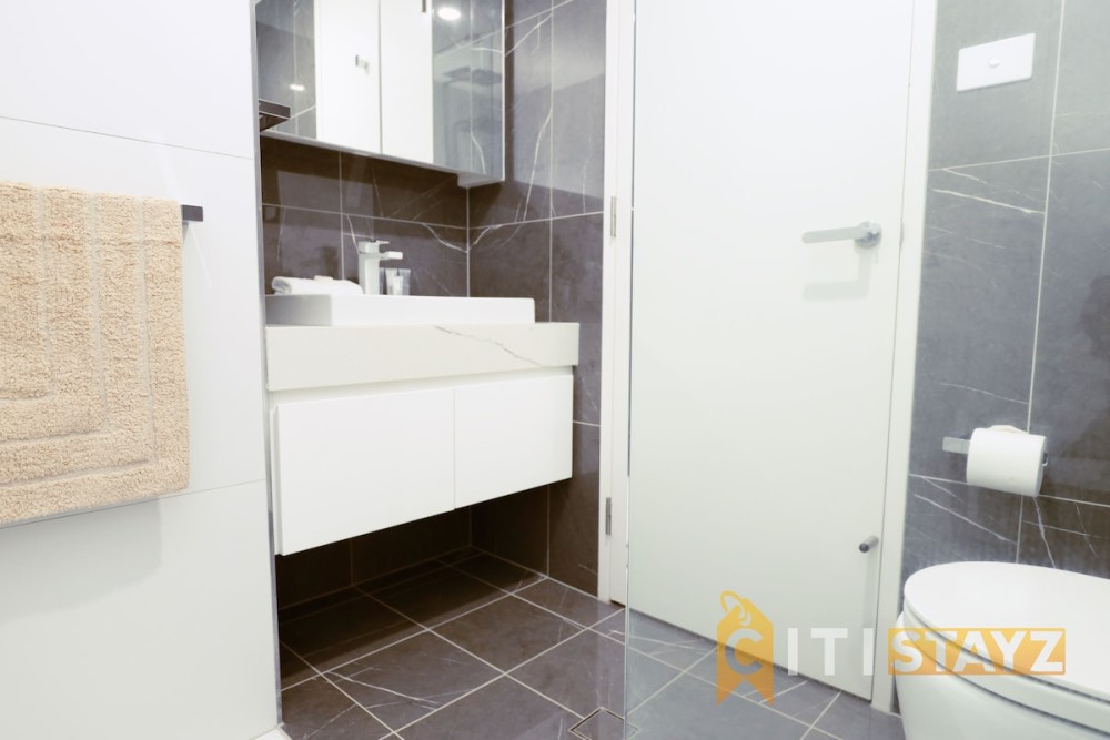 Braddon CBD – Provenance 2BR 2BA Apt + Parking — photo 22