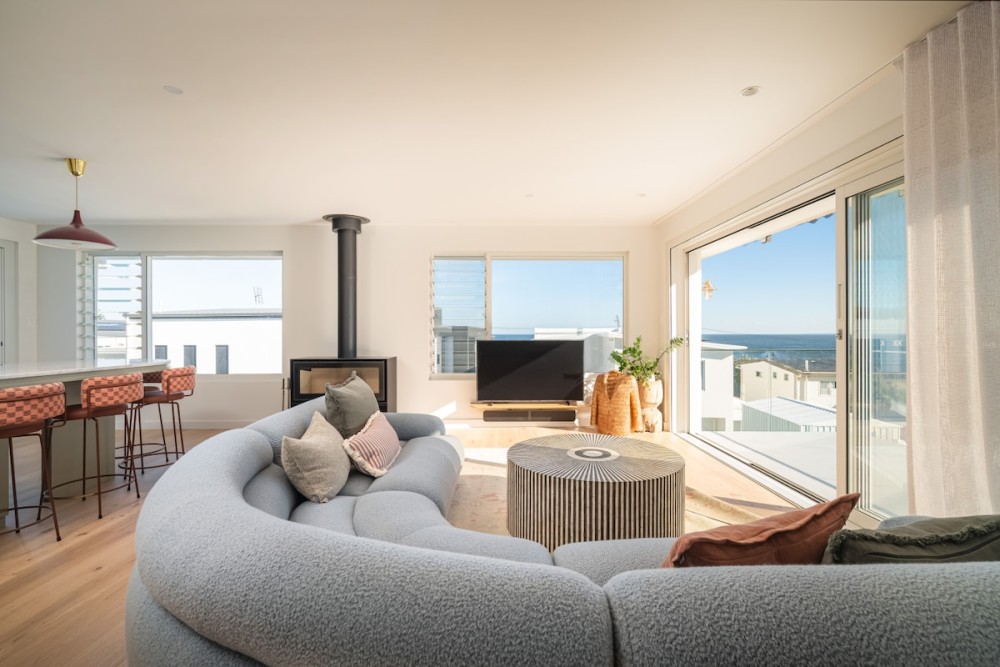 Sul Mare -Ocean Views, Heated Pool, Sauna, Fire Pl — photo 3
