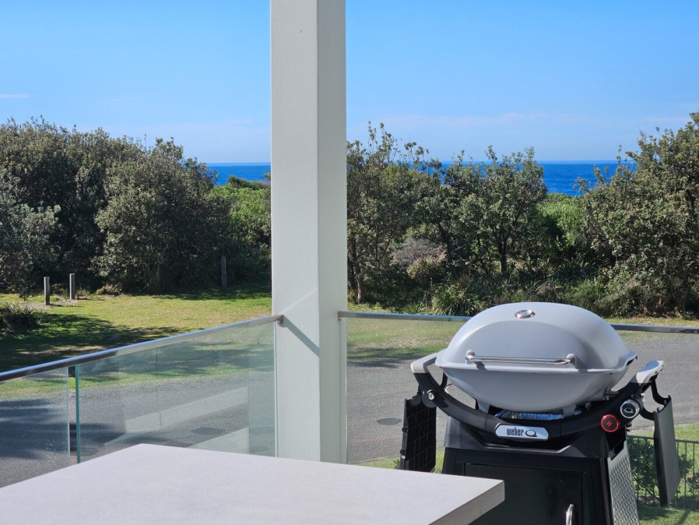 Coastal luxury, walk to beach! — photo 36