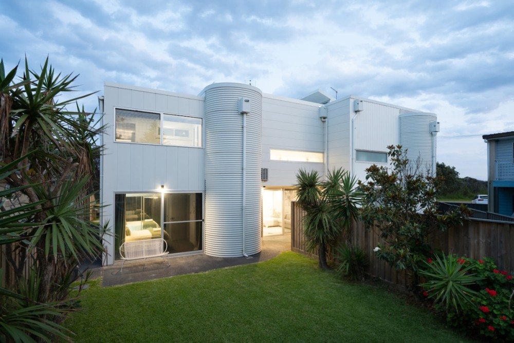 Coastal luxury, walk to beach! — photo 43