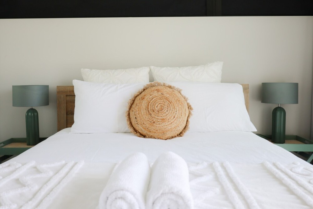 Coastal luxury, walk to beach! — photo 24