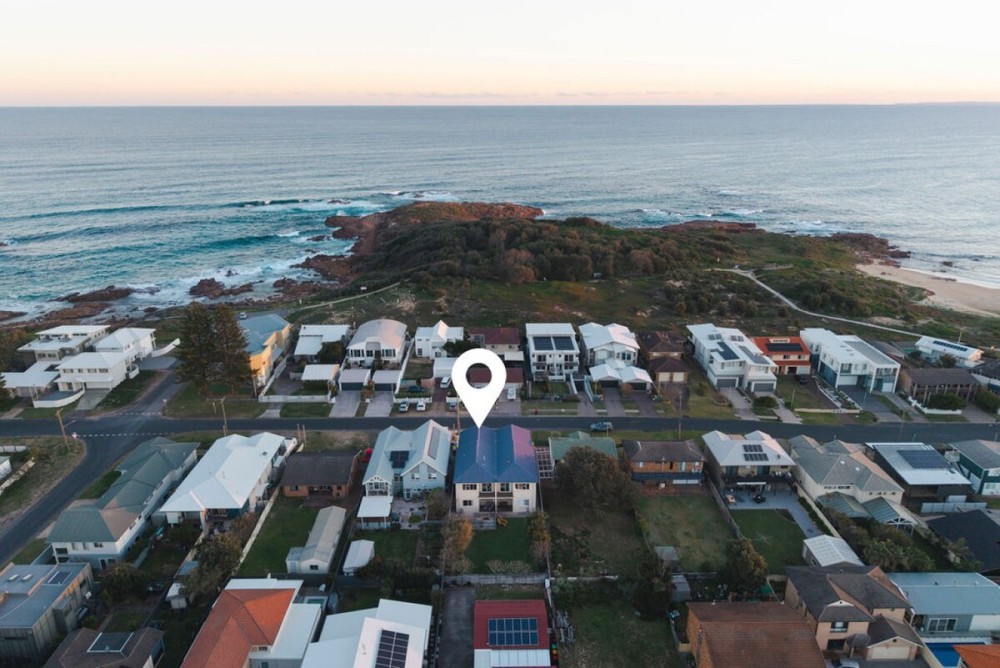 Oceans 2, Beach Views, 3-Min Walk to Birubi Beach — photo 41