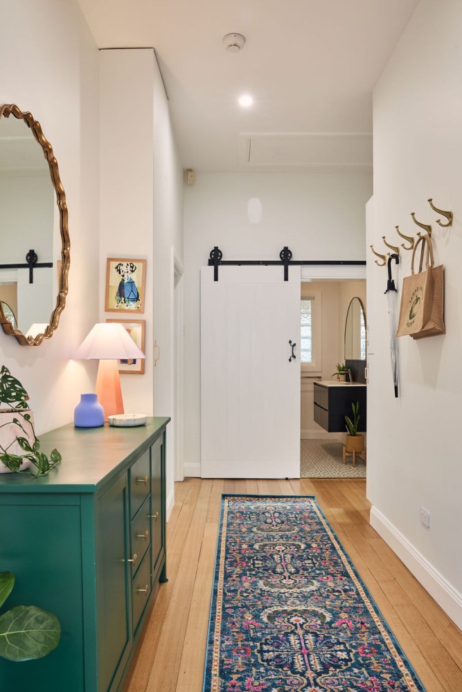 Luxury Family Home Near CBD + Gorge with Fireplace — photo 41