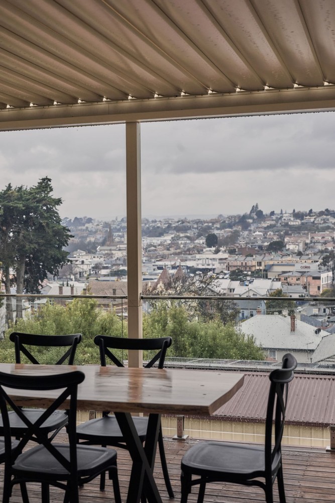 Luxury Family Home Near CBD + Gorge with Fireplace — photo 37