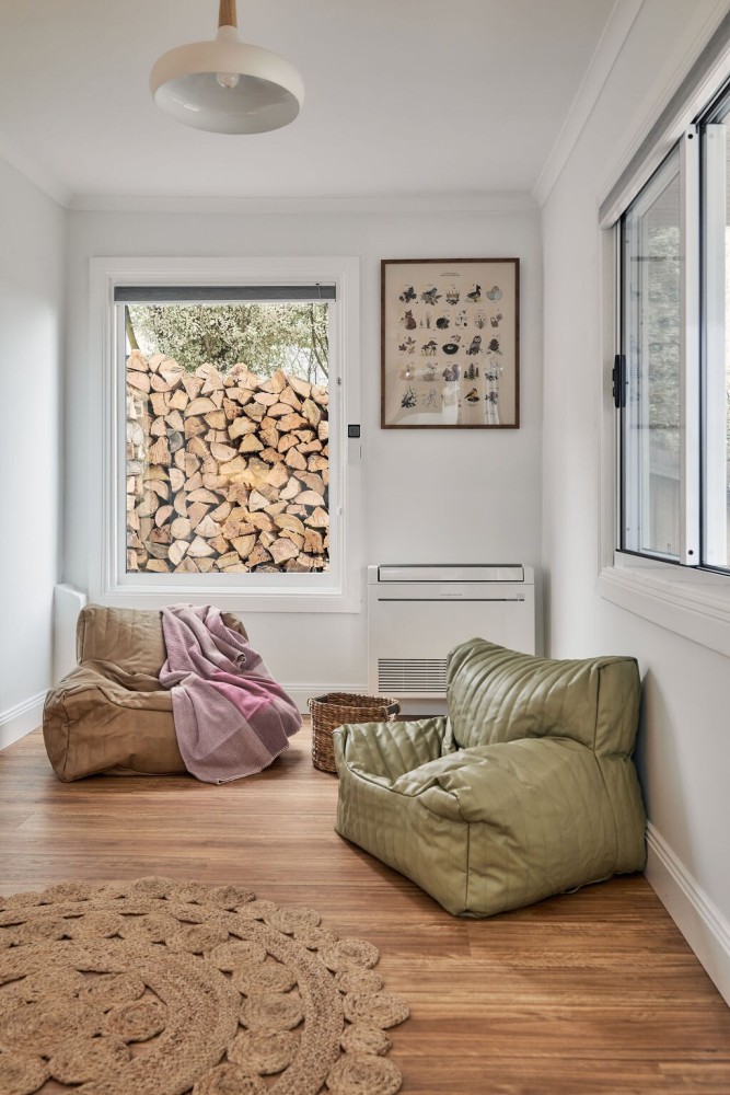Luxury Family Home Near CBD + Gorge with Fireplace — photo 43