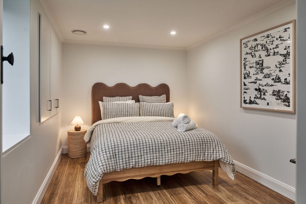 Luxury Family Home Near CBD + Gorge with Fireplace — photo 20