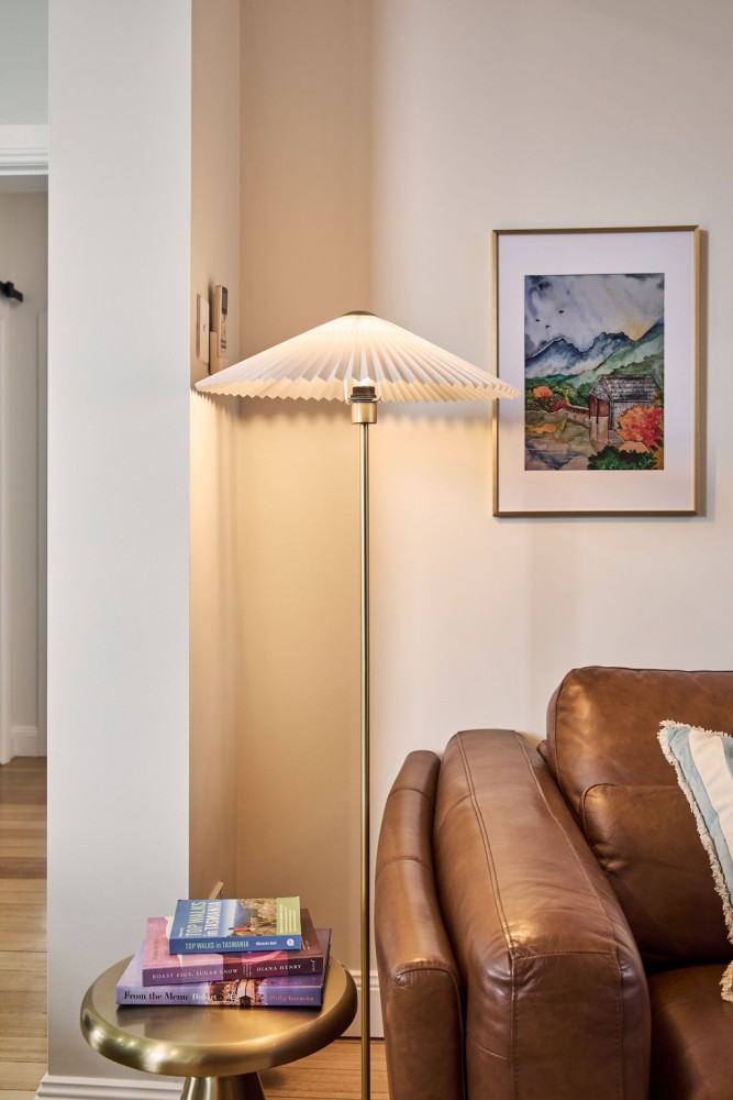 Luxury Family Home Near CBD + Gorge with Fireplace — photo 5