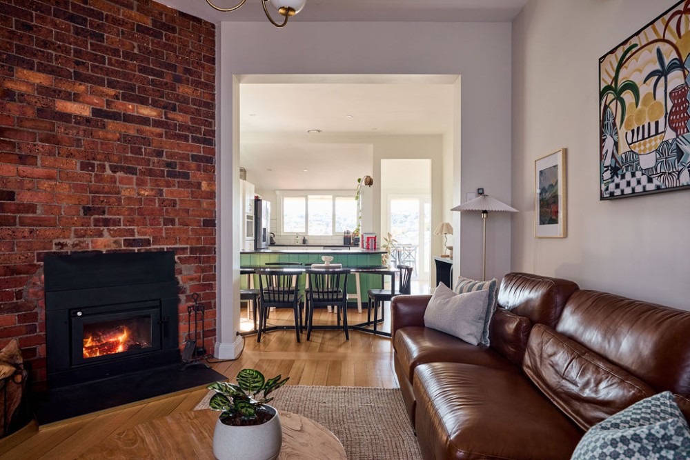 Luxury Family Home Near CBD + Gorge with Fireplace — photo 4