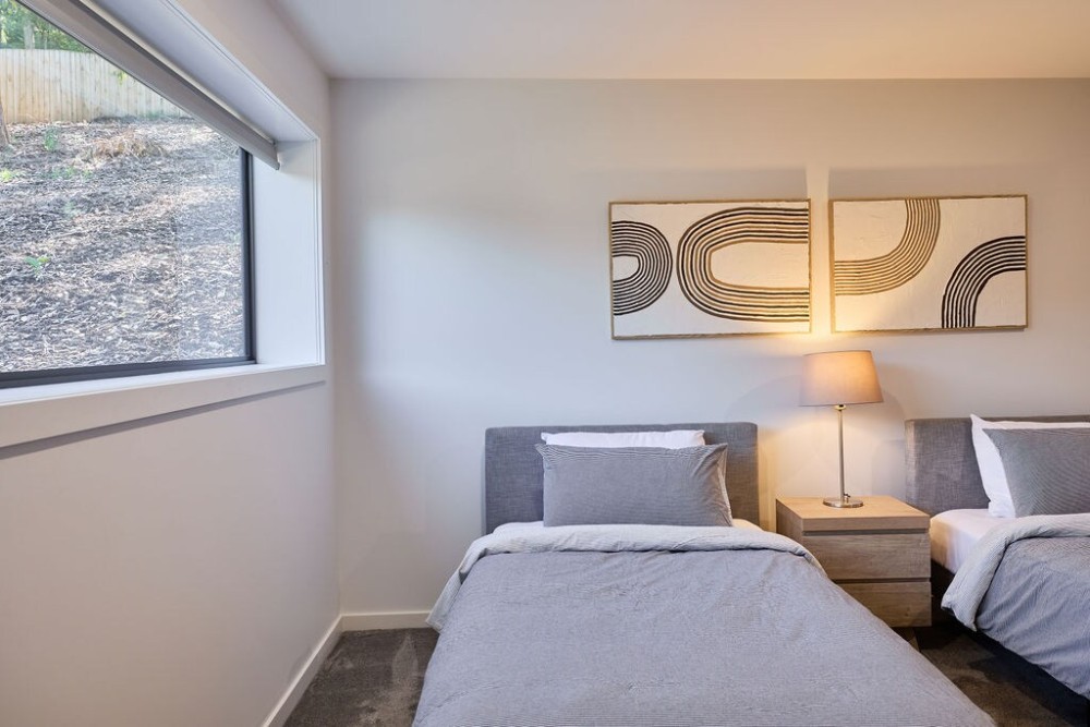 Luxury Retreat. Spacious, Modern + Family Friendly — photo 24