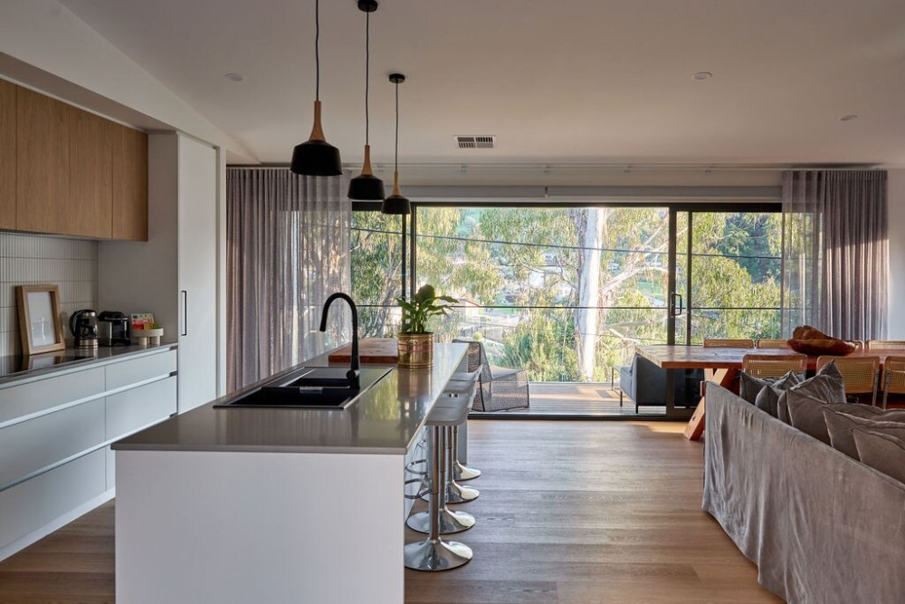 Luxury Retreat. Spacious, Modern + Family Friendly — photo 8