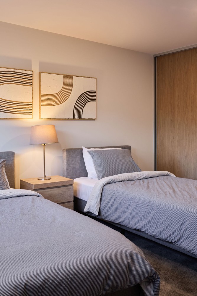 Luxury Retreat. Spacious, Modern + Family Friendly — photo 23