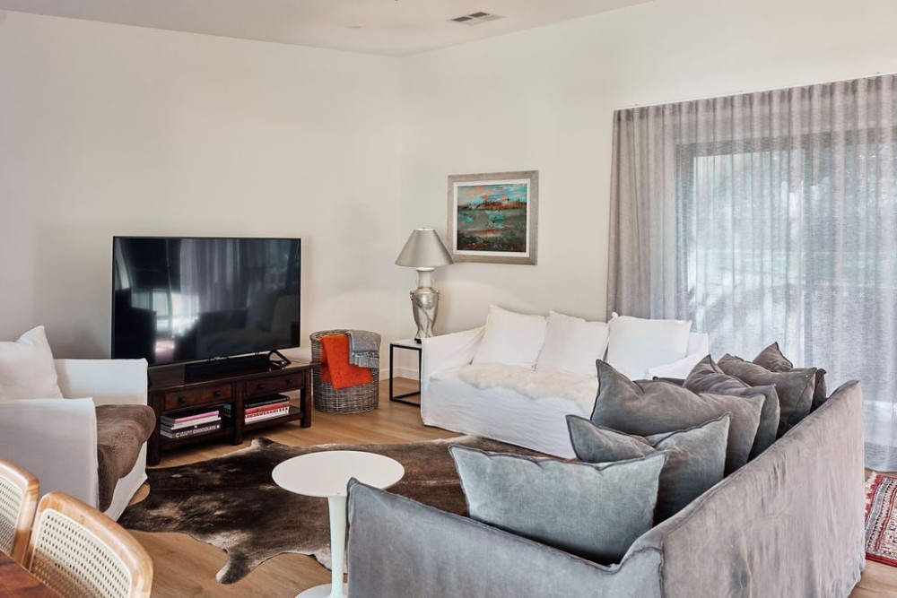 Luxury Retreat. Spacious, Modern + Family Friendly — photo 2