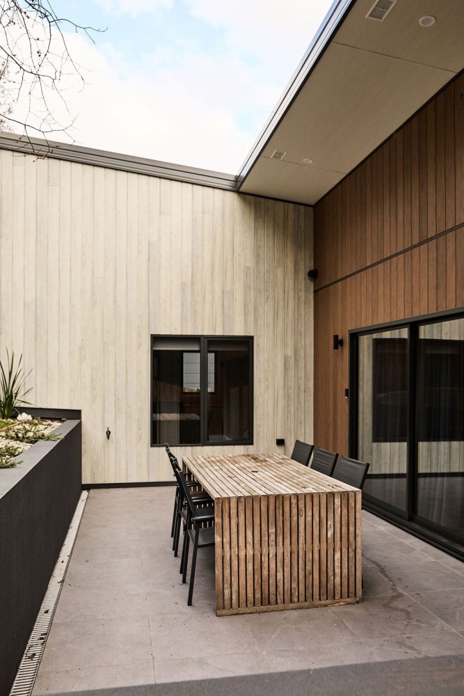 Luxury Retreat. Spacious, Modern + Family Friendly — photo 34