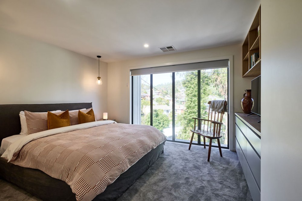 Luxury Retreat. Spacious, Modern + Family Friendly — photo 15
