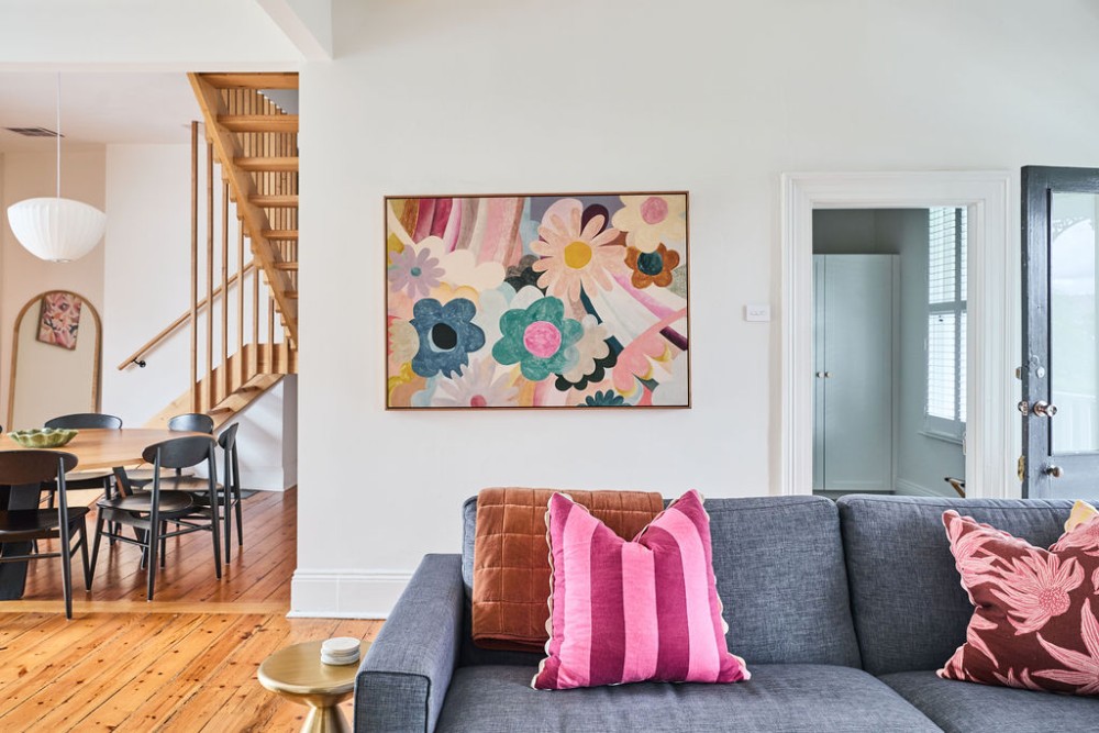 Light, Central & Spacious | Parking Included — photo 1