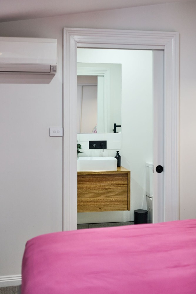 Light, Central & Spacious | Parking Included — photo 21