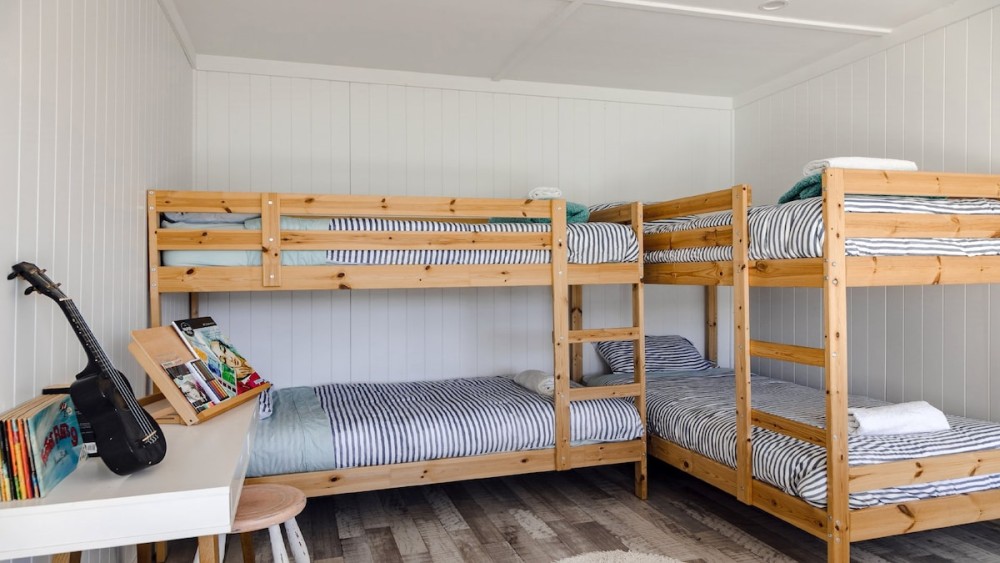 Sunny 3 Bed Cottage Plus Bunkhouse — photo 2