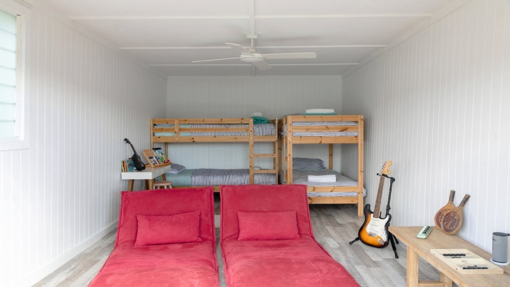 Sunny 3 Bed Cottage Plus Bunkhouse — photo 19
