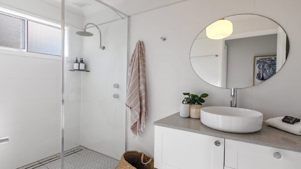 Sunny 3 Bed Cottage Plus Bunkhouse — photo 10