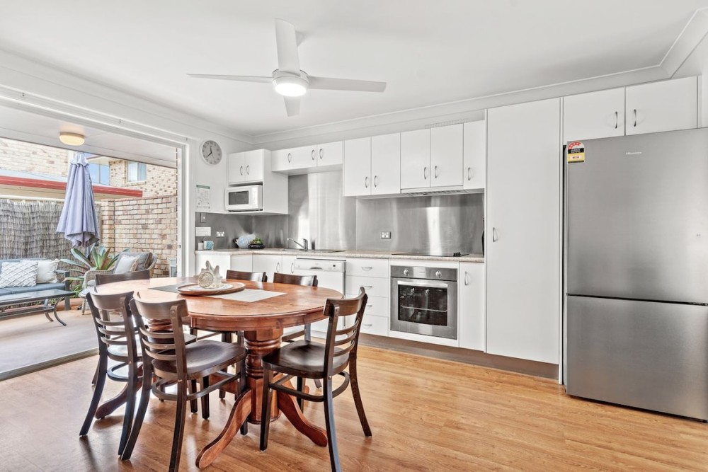 Ocean Song - 2-41 Park Street — photo 2