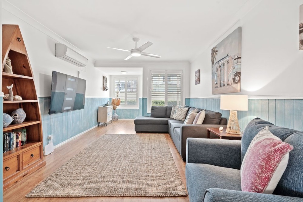 Ocean Song - 2-41 Park Street — photo 1